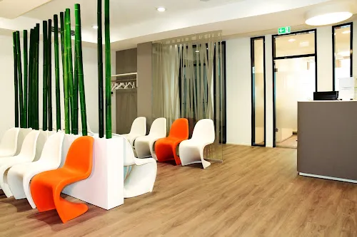 3 - Dr. Thomas Bacharach, Facharzt für Allgemeinmedizin