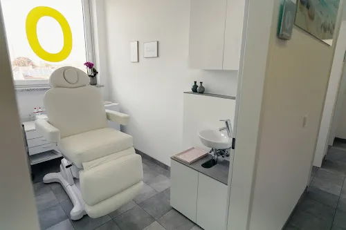 3 - Dr.Dr.med. Claus Muss