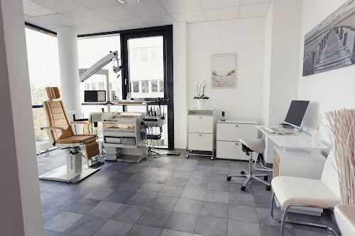 1 - Dr.Dr.med. Claus Muss