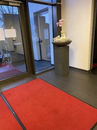 7 - Dres. Doina-Marcela Casian und C.Wittstock-Casian