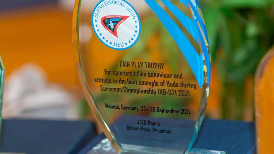 1 - Dr.med. Christine Moore