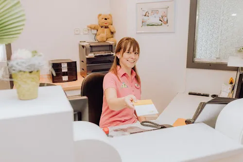 2 - Dr.med. Helga Lippert