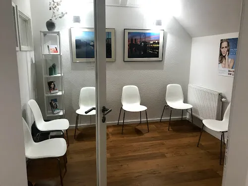 2 - Dr.med. Karlheinz Kiehne