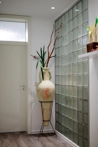 6 - Dr.med. Ulrich Schwenger