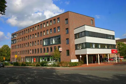 1 - Dr.med.Dr.med.univ. Andrea Strähnz