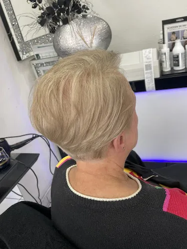 2 - Ekim Haarstyling