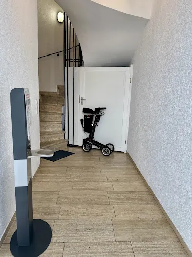 6 - Elatan E. Dr.med.