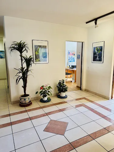 3 - Elatan E. Dr.med.