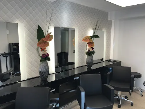 8 - Elegance by Polic