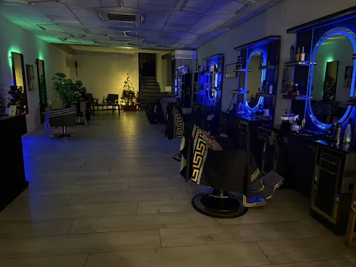 4 - Elegant Friseursalon