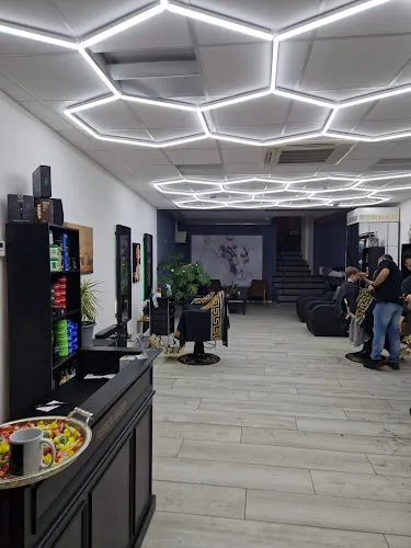 2 - Elegant Friseursalon