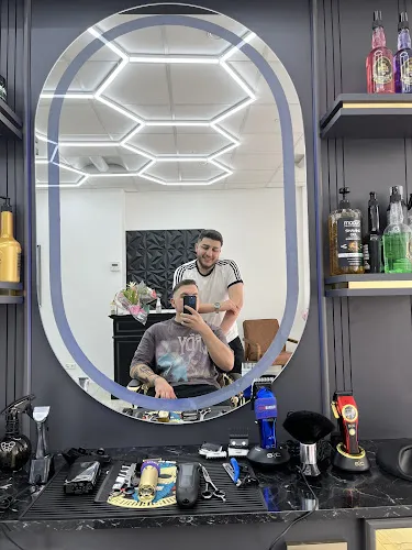 3 - Elegant Friseursalon