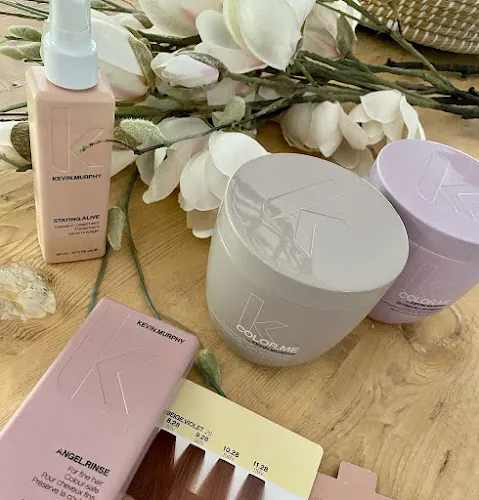 4 - Elegant Nails and Beauty