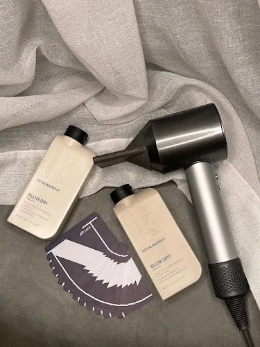 8 - Elegant Nails and Beauty