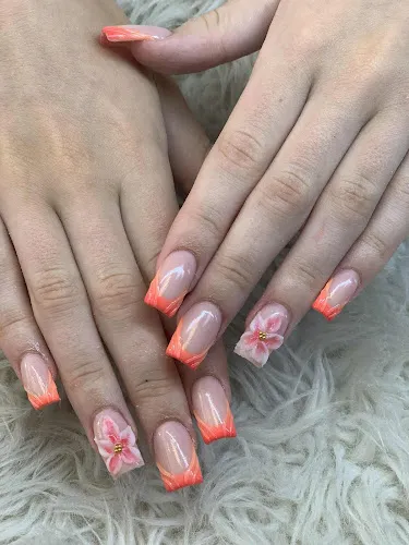 3 - Elegant Nails Sedgley