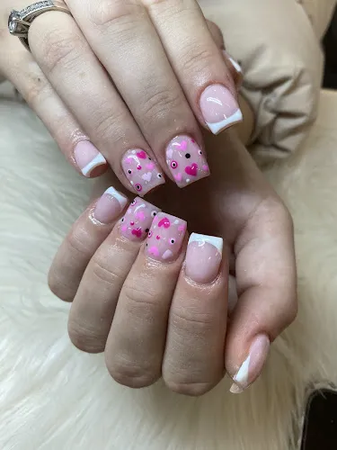 7 - Elysa Nails Surrey