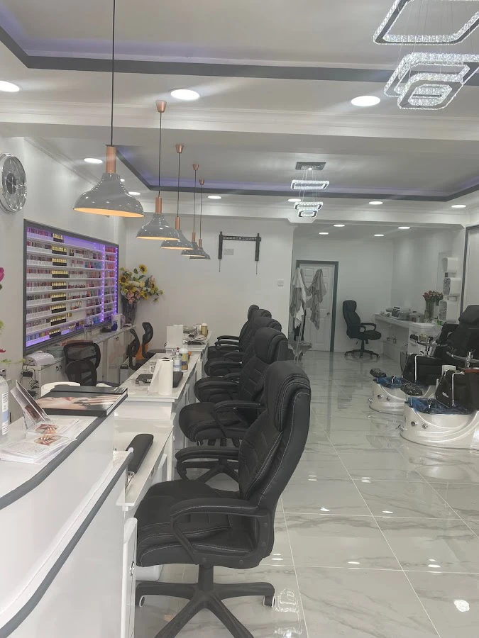 1 - Elysa Nails Surrey