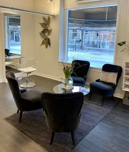 3 - Emanuels Frisersalong