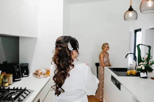 6 - Emelle Hair Salon