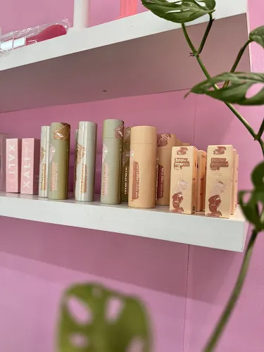 4 - Emerald Nails Parkes