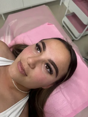 7 - Emerald Nails Parkes