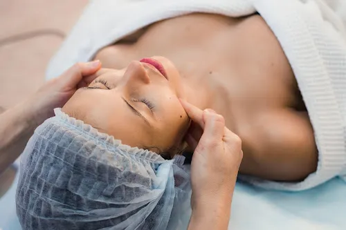 4 - Emilys Nails now Gold Nail & Beauty Salon