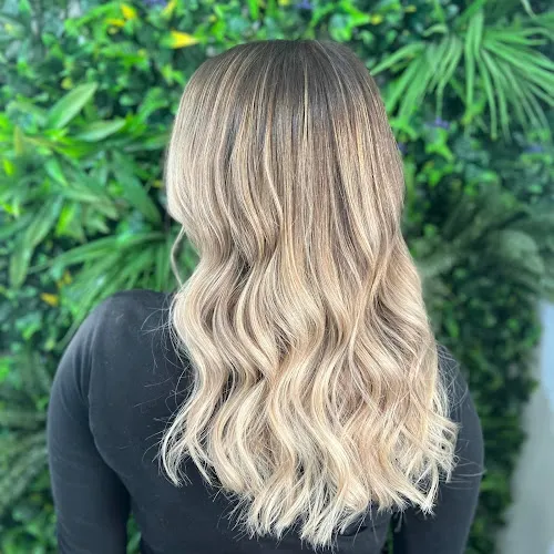 2 - Emmas Mane Attraction