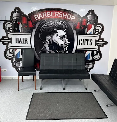 4 - Enorm Die Friseure