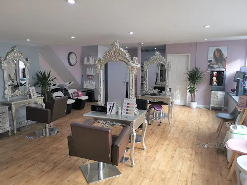 6 - Essence Hairdressing