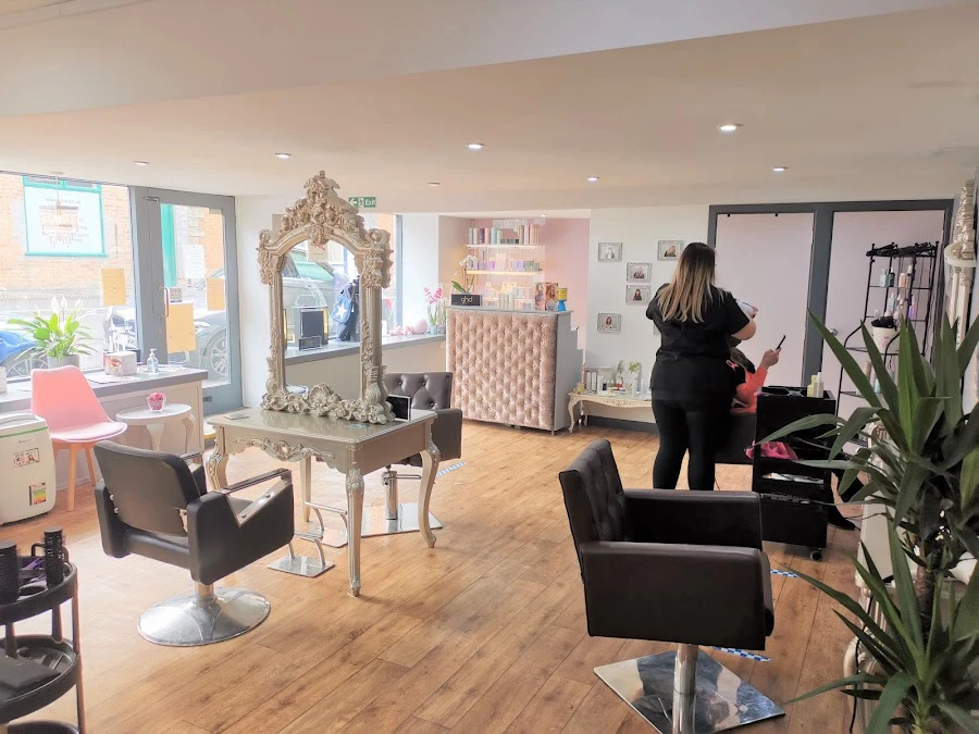 1 - Essence Hairdressing