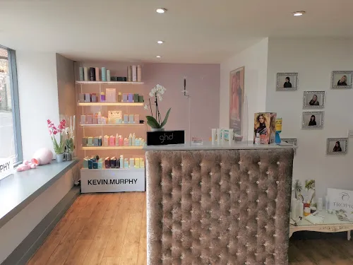 5 - Essence Hairdressing