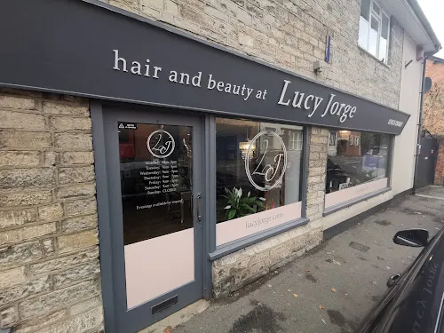 4 - Essence Hairdressing