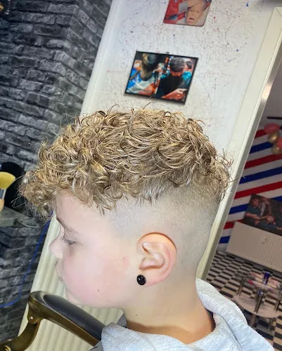 6 - Essi Barbershop Friseur