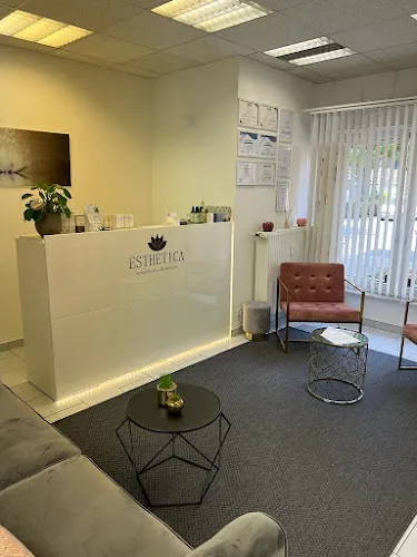 4 - Esthetica Kosmetische Behandlung