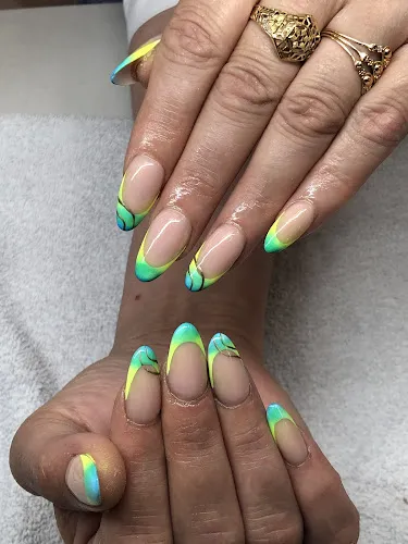 4 - Eva Nails & Beauty
