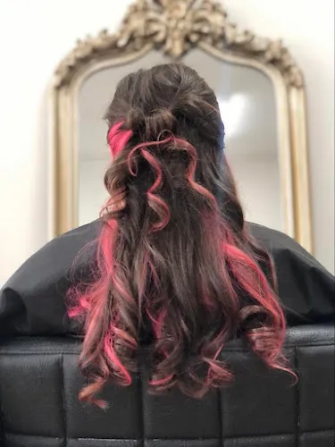 4 - Evas Edge Hair Studio