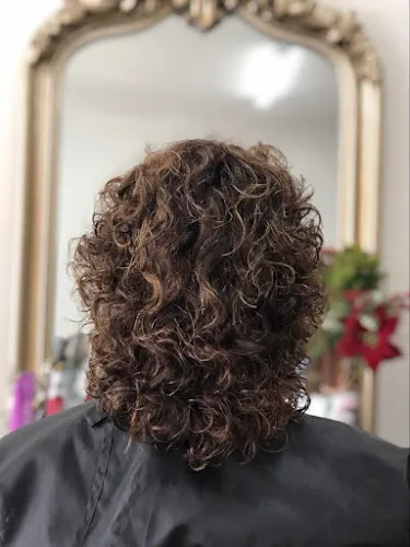 6 - Evas Edge Hair Studio