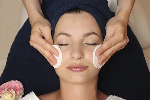 4 - Express Cut & Style