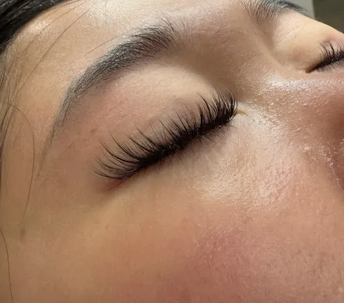 3 - Eyebrow Threading in CBD