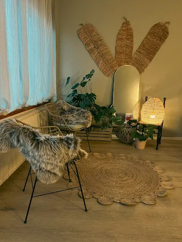 2 - Faceit hudpleie og frisør