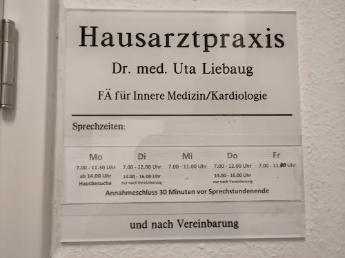 3 - Fachärztin für Innere Medizin/Kardiologie Frau Dr. med. Uta Liebaug