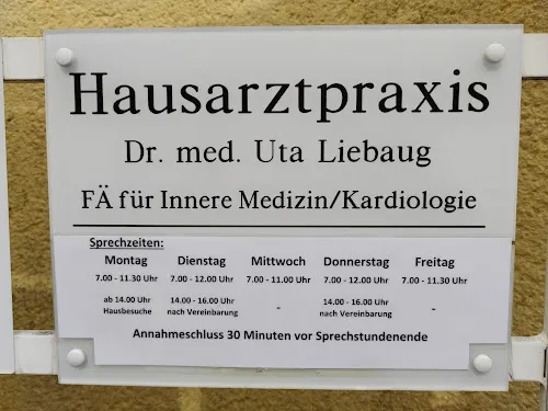 4 - Fachärztin für Innere Medizin/Kardiologie Frau Dr. med. Uta Liebaug