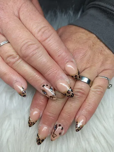 3 - Fan Nails studio