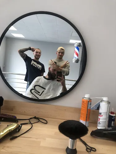 2 - Firmowe Studio Fryzjerskie "AFFINAGE"