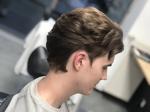 4 - Firmowe Studio Fryzjerskie "AFFINAGE"