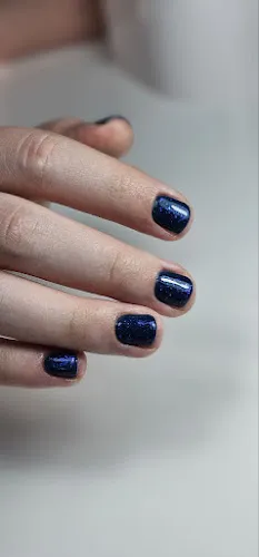 6 - Five Star Nails