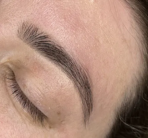 4 - Flaunt It Hair & Beauty