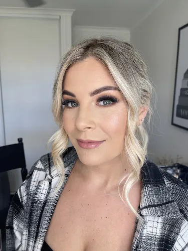 8 - Flaunt It On McIvor