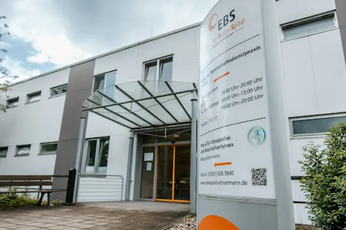 4 - Frau Anja Neuhaus