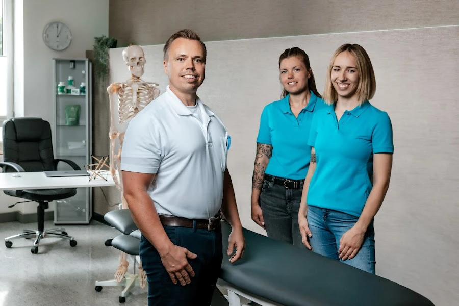 1 - Frau Anja Neuhaus